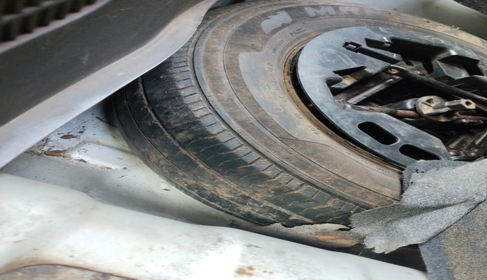 2012 Hyundai i10 SPORTZ 1.2, Petrol, Manual, 1,049 km, tyre