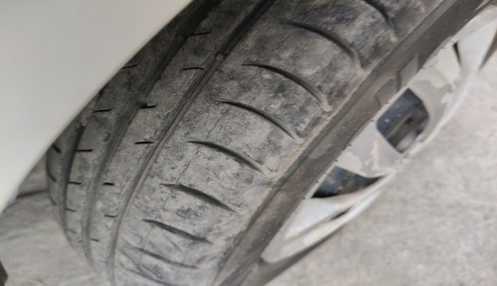 2014 Maruti Alto 800 LXI, Petrol, Manual, 62,442 km, tyre