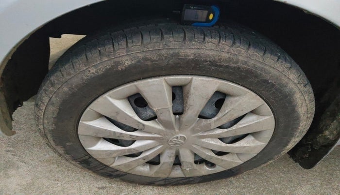 2014 Toyota Etios G, Petrol, Manual, 1,49,978 km, tyre