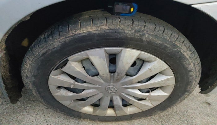 2014 Toyota Etios G, Petrol, Manual, 1,49,978 km, tyre