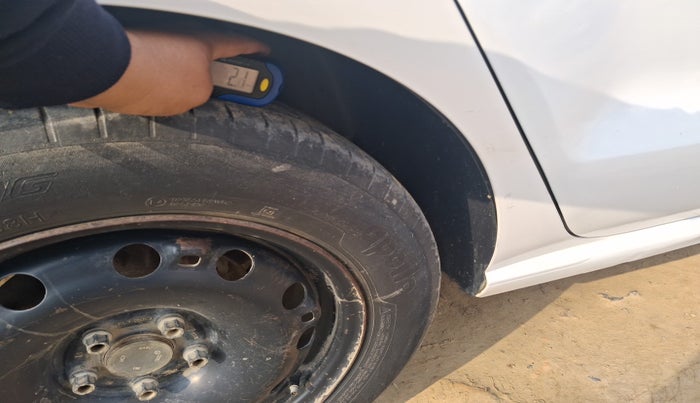 2017 Volkswagen Ameo TRENDLINE 1.5L, Diesel, Manual, 2,00,254 km, tyre