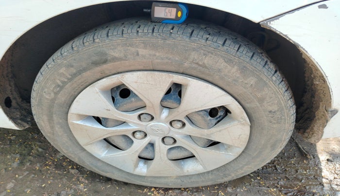 2017 Hyundai Xcent BASE ABS 1.1, Diesel, Manual, 1,64,156 km, tyre