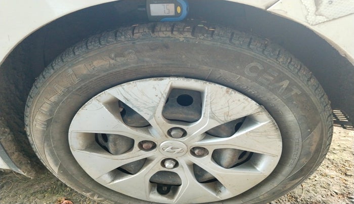 2017 Hyundai Xcent BASE ABS 1.1, Diesel, Manual, 1,64,156 km, tyre
