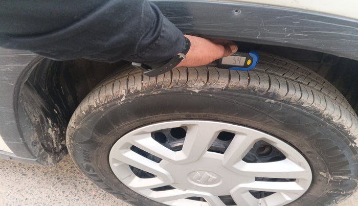 2017 Maruti Vitara Brezza VDI (O), Diesel, Manual, 1,71,255 km, tyre