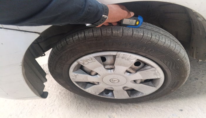 2011 Maruti Wagon R 1.0 LXI CNG, Petrol, Manual, 1,17,752 km, tyre