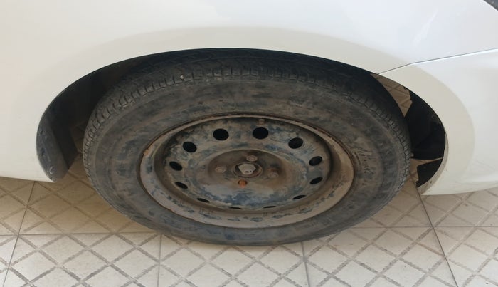 2015 Maruti Swift Dzire VDI, Diesel, Manual, 83,696 km, tyre