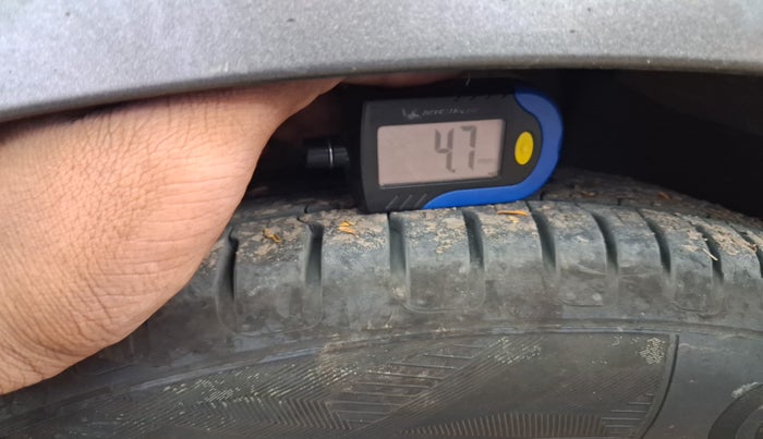 2020 Maruti Ertiga VXI SHVS, Petrol, Manual, 66,144 km, tyre