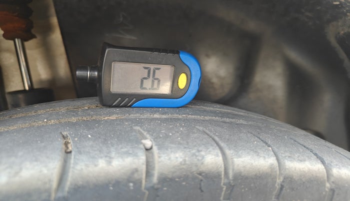 2012 Maruti Swift Dzire VDI, Diesel, Manual, 3,01,995 km, tyre