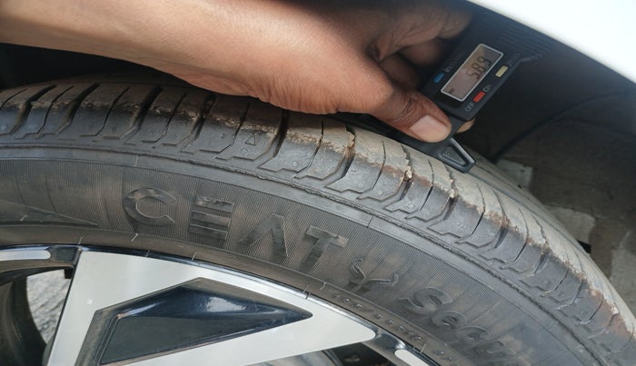 2024 Hyundai NEW I20 ASTA 1.2 MT, Petrol, Manual, 12,501 km, tyre