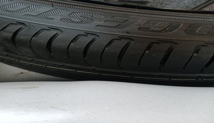 2024 Hyundai NEW I20 ASTA 1.2 MT, Petrol, Manual, 12,501 km, tyre