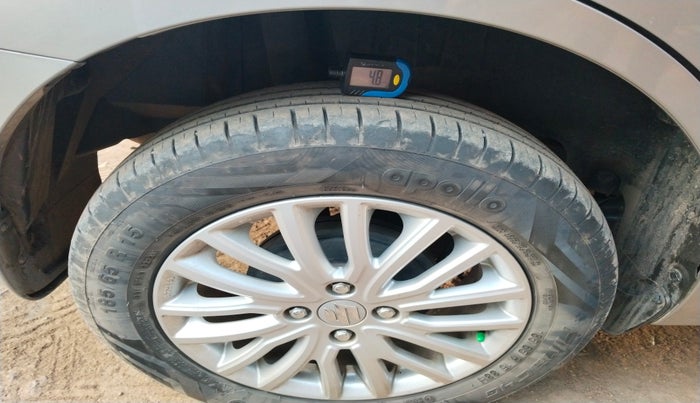 2022 Maruti Dzire ZXI CNG, Petrol, Manual, 30,436 km, tyre