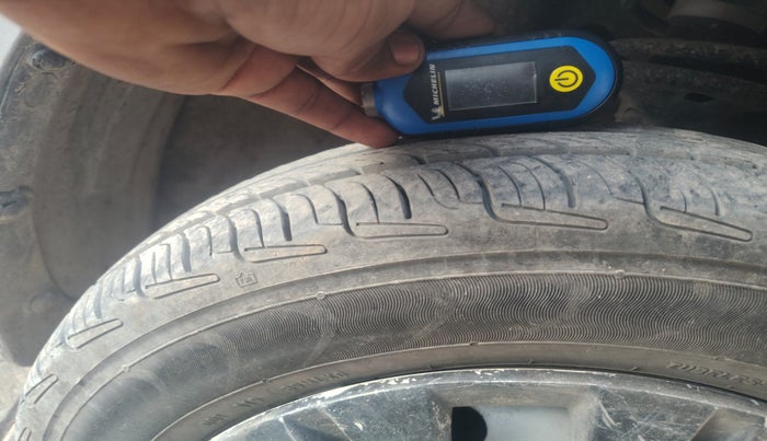 2018 Maruti Wagon R 1.0 LXI CNG, Petrol, Manual, 1,24,688 km, tyre