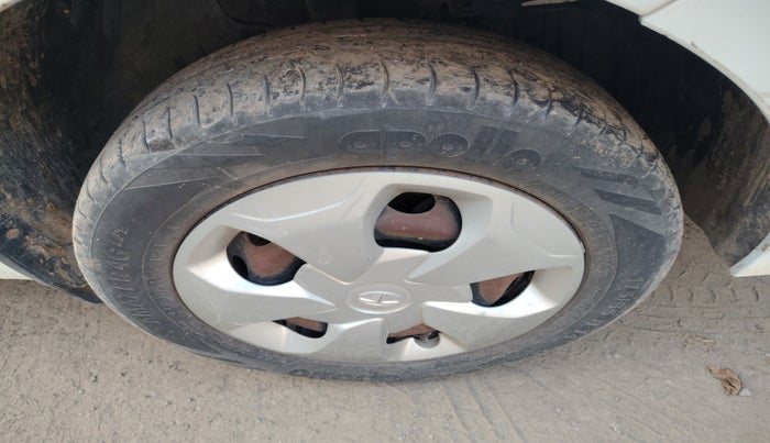 2018 Tata Tiago XT PETROL, Petrol, Manual, 50,128 km, tyre