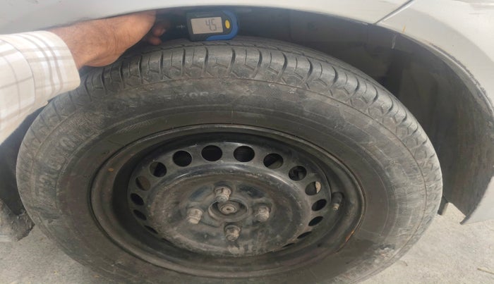 2015 Honda Amaze 1.2L I-VTEC SX, Petrol, Manual, 1,57,380 km, tyre