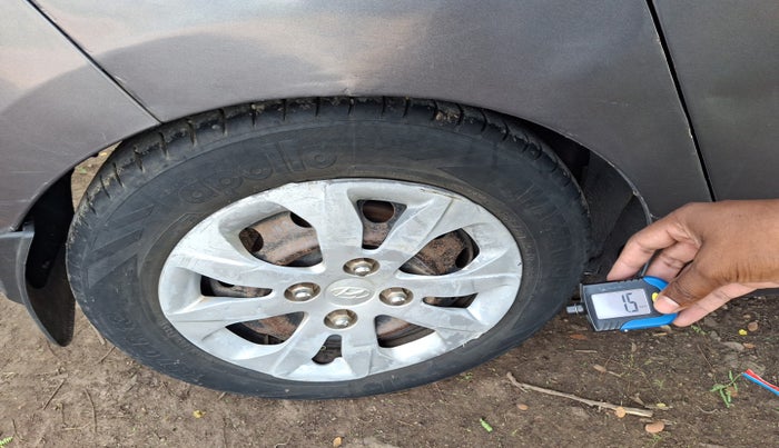 2016 Hyundai Eon ERA +, Petrol, Manual, 1,84,094 km, tyre