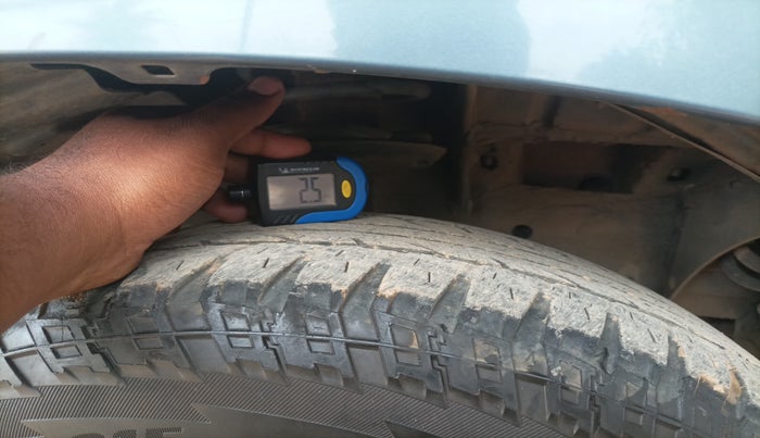 2014 Renault Duster 85 PS RXL DIESEL, Diesel, Manual, 1,05,421 km, tyre