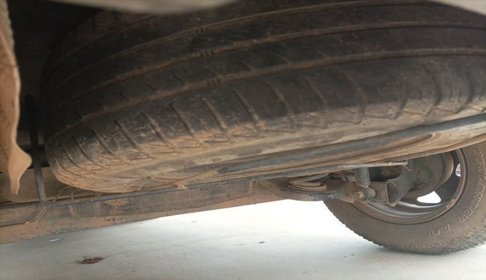 2014 Renault Duster 85 PS RXL DIESEL, Diesel, Manual, 1,05,421 km, tyre