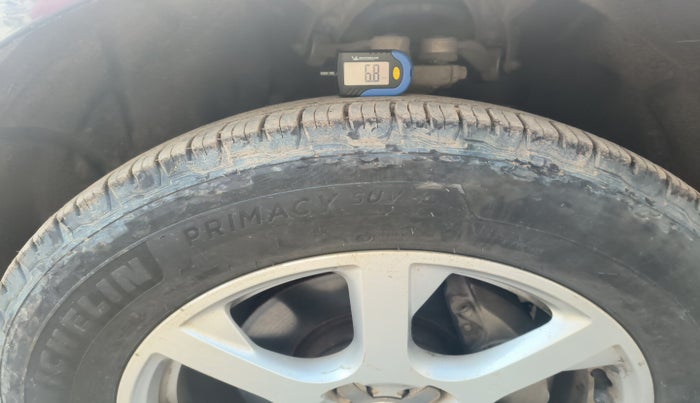 2014 Audi Q5 2.0 TDI quattro Premium, Diesel, Automatic, 1,64,962 km, tyre