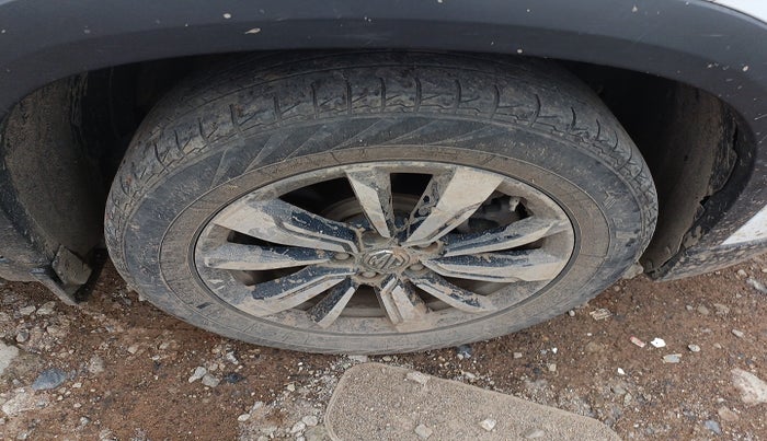 2019 MG HECTOR SHARP 2.0 DIESEL, Diesel, Manual, 1,41,496 km, tyre