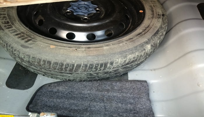 2014 Hyundai Xcent SX 1.2 (O), Petrol, Manual, 1,03,667 km, tyre