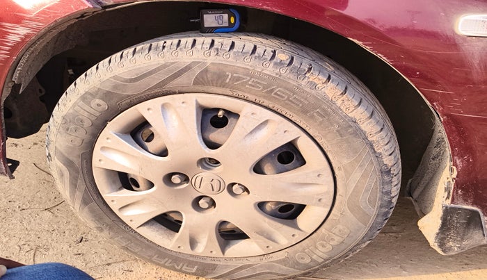 2016 Honda Amaze 1.2L I-VTEC S, Petrol, Manual, 1,36,974 km, tyre