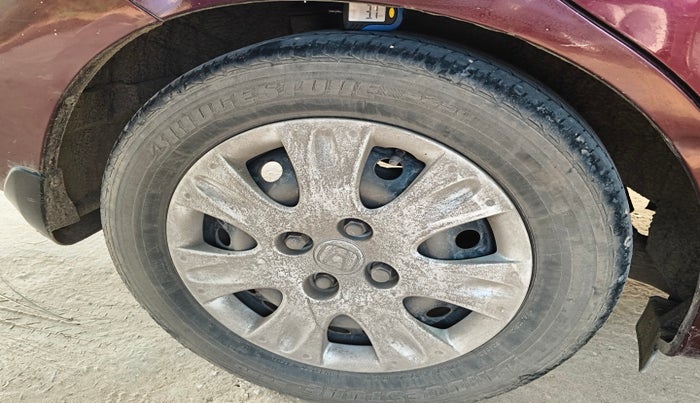 2016 Honda Amaze 1.2L I-VTEC S, Petrol, Manual, 1,36,974 km, tyre