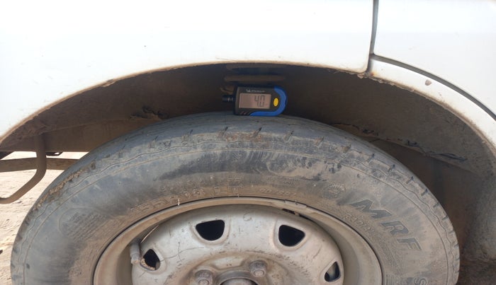 2011 Maruti Eeco 7 STR, Petrol, Manual, 1,61,022 km, tyre