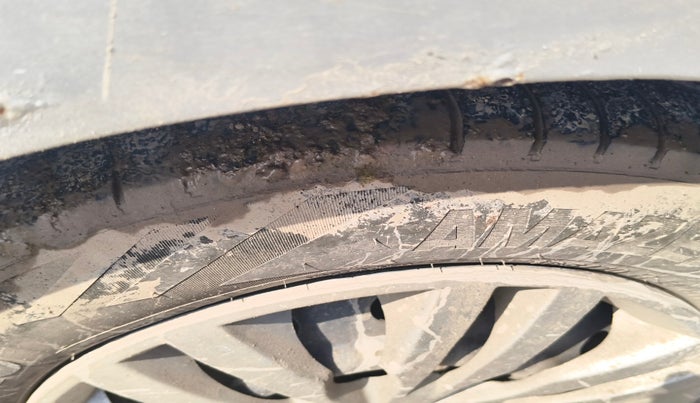 2017 Tata Tiago XT PETROL, Petrol, Manual, 1,20,211 km, tyre