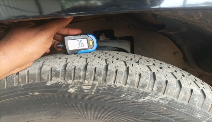 2015 Mahindra TUV300 T8 AMT, Diesel, Automatic, 84,560 km, tyre