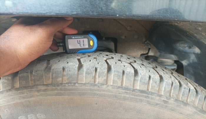 2015 Mahindra TUV300 T8 AMT, Diesel, Automatic, 84,560 km, tyre