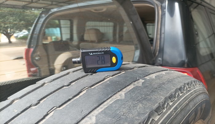 2015 Mahindra TUV300 T8 AMT, Diesel, Automatic, 84,560 km, tyre