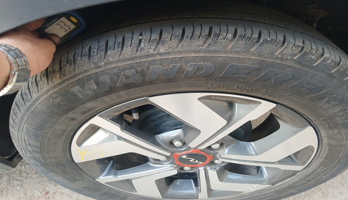 2023 KIA SONET HTX Anniversary Edition 1.5 iMT, Diesel, Manual, 35,399 km, tyre