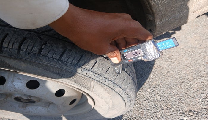 2011 Maruti Alto LXI, Petrol, Manual, 1,32,861 km, tyre