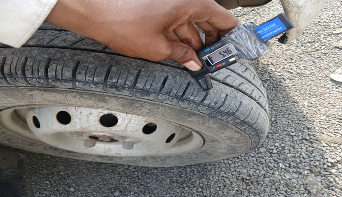 2011 Maruti Alto LXI, Petrol, Manual, 1,32,861 km, tyre