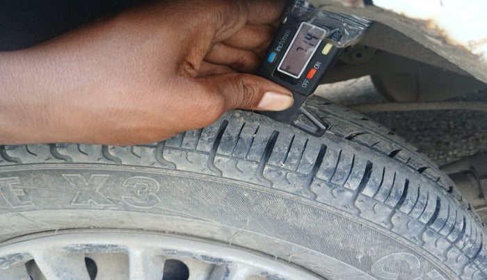 2011 Maruti Alto LXI, Petrol, Manual, 1,32,861 km, tyre