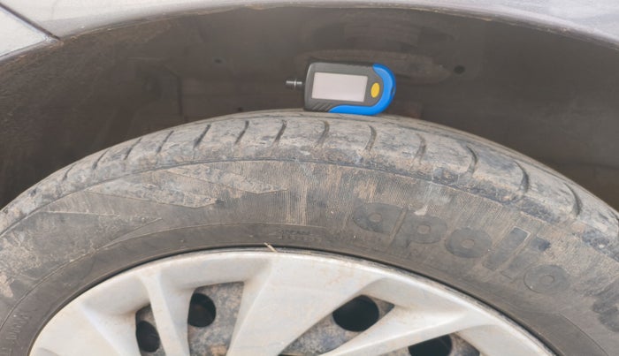 2015 Maruti Ertiga VXI CNG, Petrol, Manual, 1,05,365 km, tyre