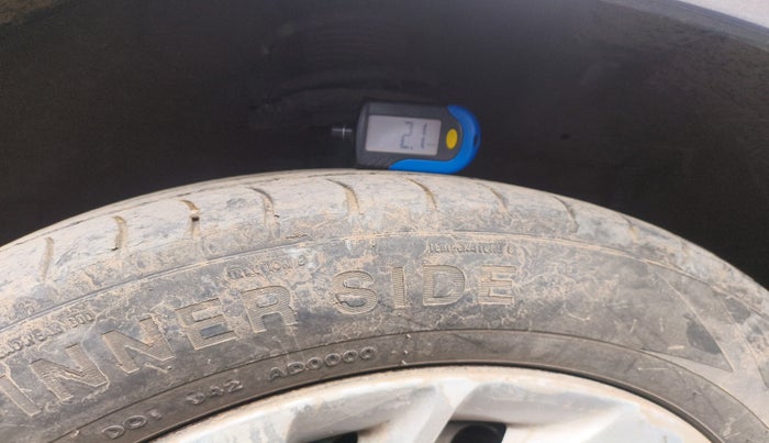 2015 Maruti Ertiga VXI CNG, Petrol, Manual, 1,05,365 km, tyre