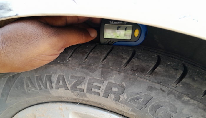 2013 Hyundai i10 MAGNA 1.1, Petrol, Manual, 1,63,784 km, tyre