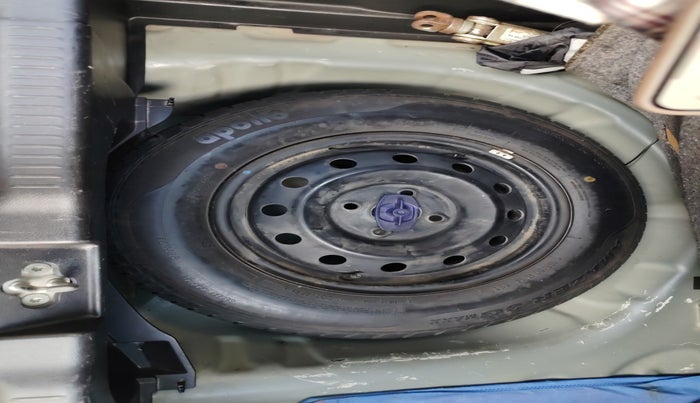 2019 Maruti Swift VXI AMT, Petrol, Automatic, 1,00,830 km, tyre