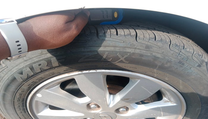 2016 Hyundai Xcent SX 1.1 CRDI, Diesel, Manual, 3,40,000 km, tyre