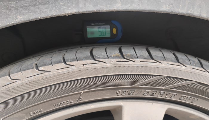 2013 Hyundai Verna FLUIDIC 1.6 CRDI SX, Diesel, Manual, 1,76,027 km, tyre