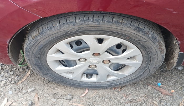 2015 Hyundai Grand i10 SPORTZ 1.2 KAPPA VTVT, Petrol, Manual, 1,35,797 km, tyre