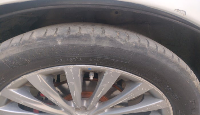 2016 Maruti Ciaz ZDI+ SHVS, Diesel, Manual, 1,58,097 km, tyre