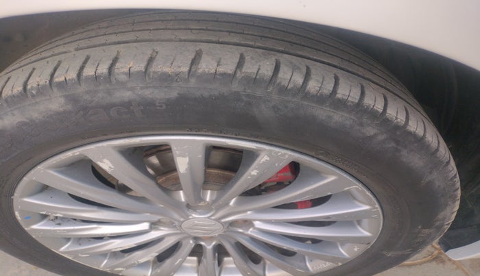 2016 Maruti Ciaz ZDI+ SHVS, Diesel, Manual, 1,58,097 km, tyre