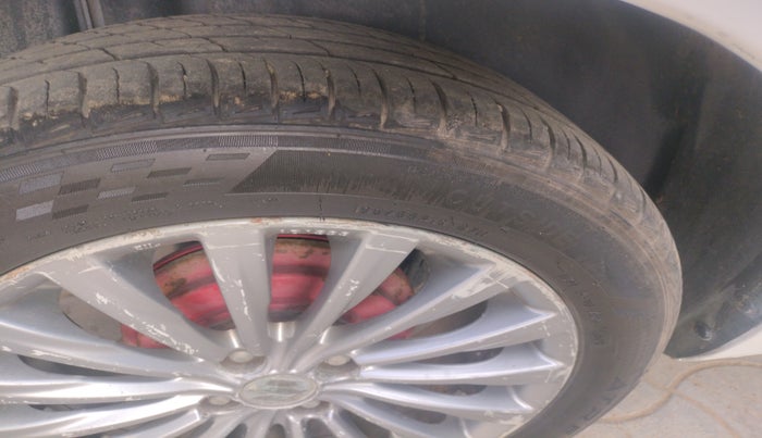 2016 Maruti Ciaz ZDI+ SHVS, Diesel, Manual, 1,58,097 km, tyre