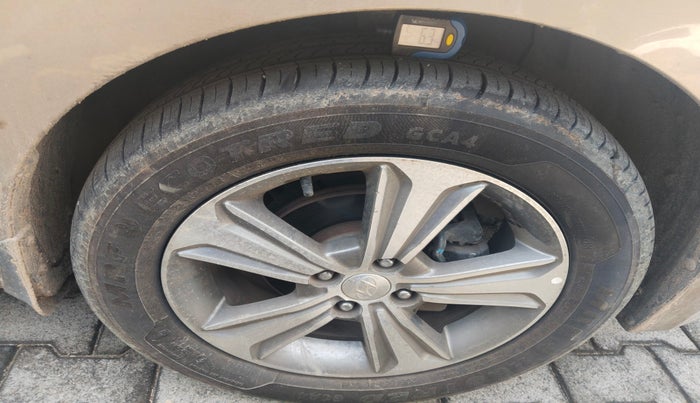 2014 Hyundai Elite i20 ASTA 1.4 CRDI, Diesel, Manual, 1,37,591 km, tyre