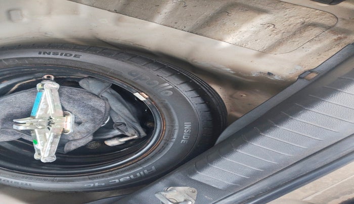 2014 Hyundai Elite i20 ASTA 1.4 CRDI, Diesel, Manual, 1,37,591 km, tyre