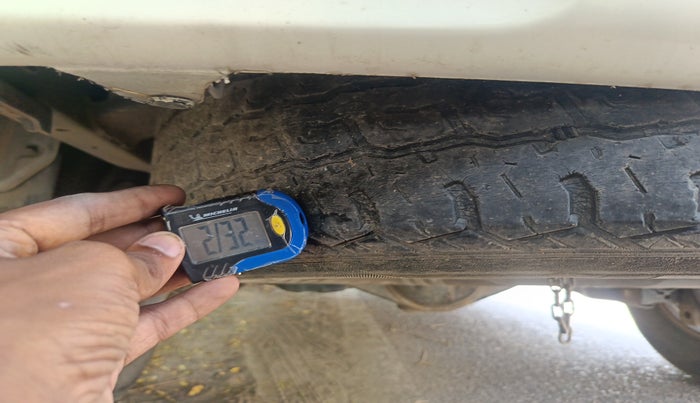 2013 Toyota Fortuner 3.0 4X2 AT, Diesel, Automatic, 1,66,718 km, tyre