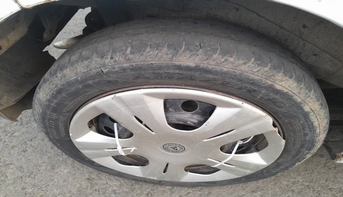 2013 Maruti Wagon R 1.0 VXI, Petrol, Manual, 1,82,024 km, tyre