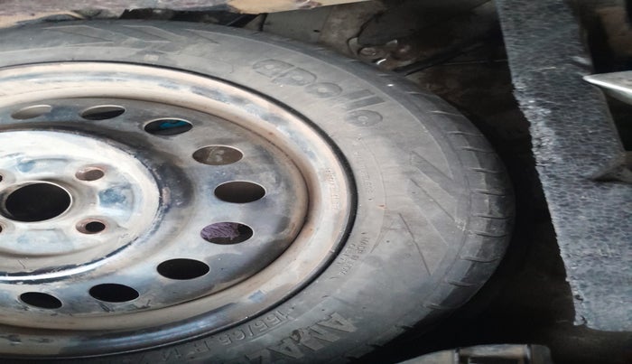 2013 Maruti Wagon R 1.0 VXI, Petrol, Manual, 1,82,024 km, tyre